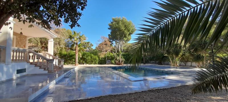 Villa en Santa Ponsa, Mallorca, España 5 dormitorios, 330 m2 No. 108971