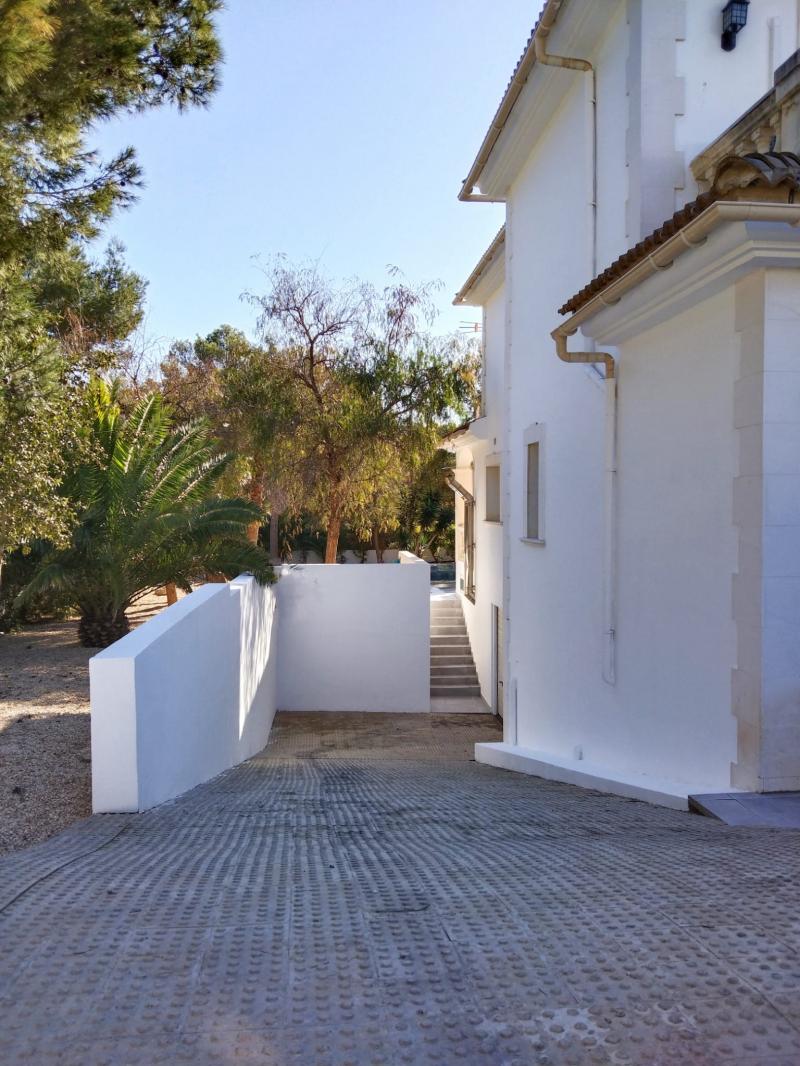 Villa en Santa Ponsa, Mallorca, España 5 dormitorios, 330 m2 No. 108971
