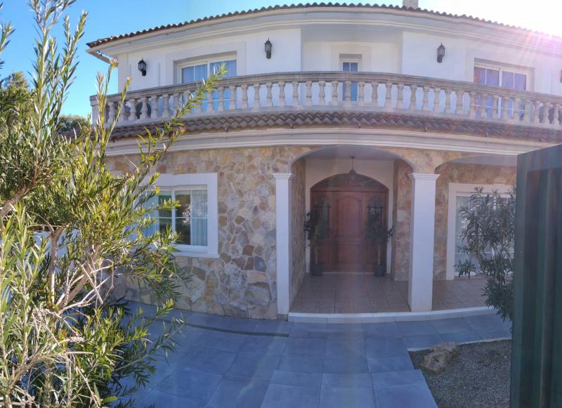 Villa en Santa Ponsa, Mallorca, España 5 dormitorios, 330 m2 No. 108971
