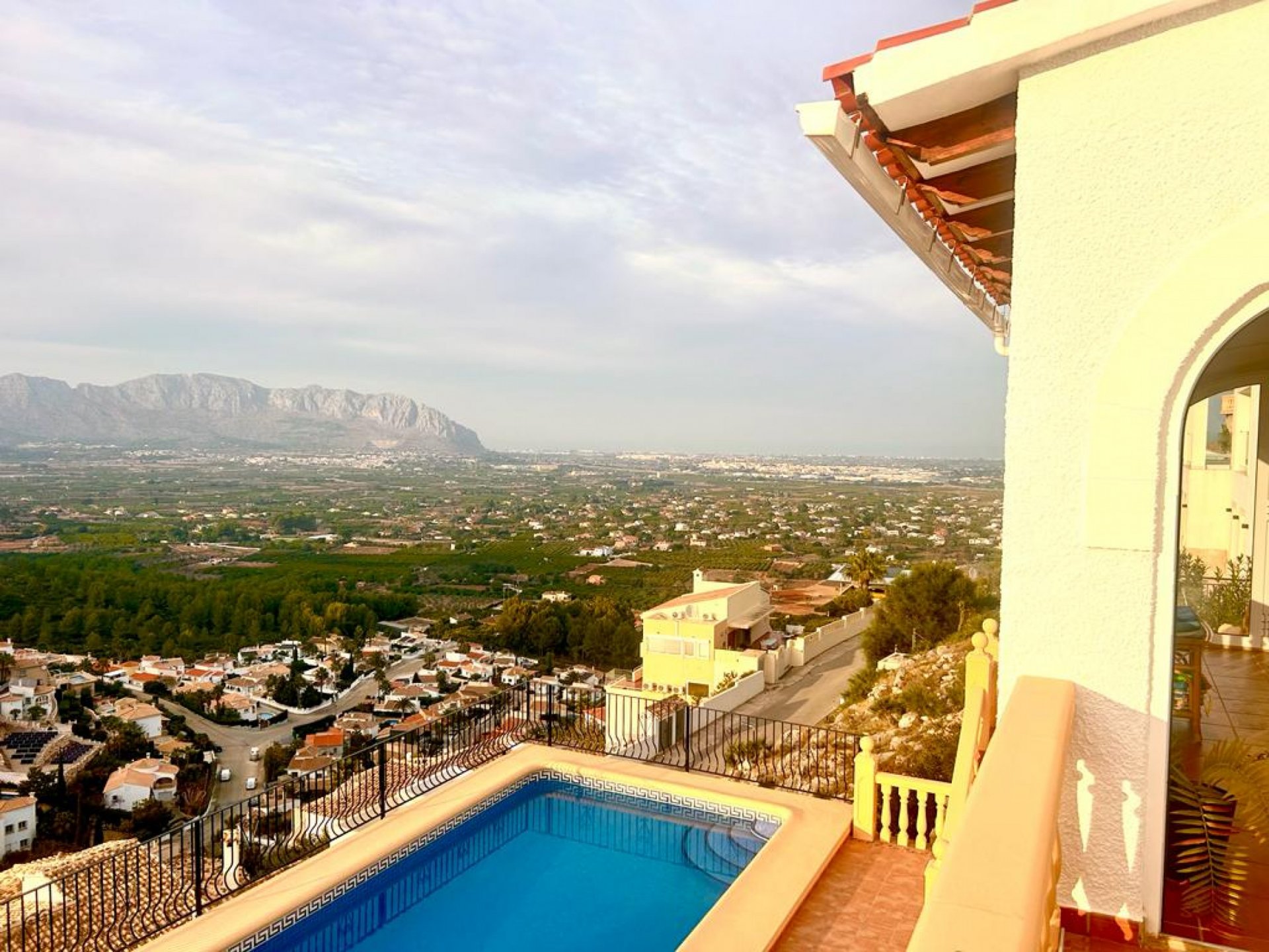Villa i Pedreguer, Alicante, Spanien 3 sovrum, 207 kvm. Nr. 90716
