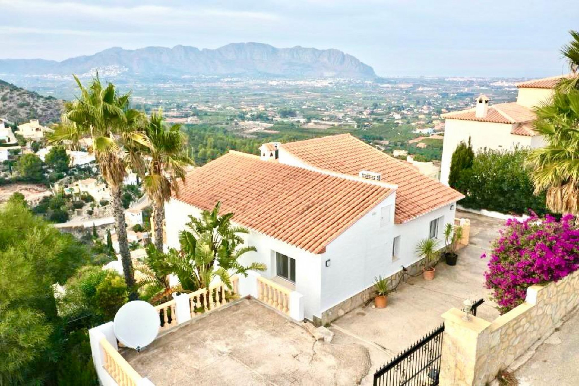 Villa i Pedreguer, Alicante, Spanien 3 sovrum, 207 kvm. Nr. 90716