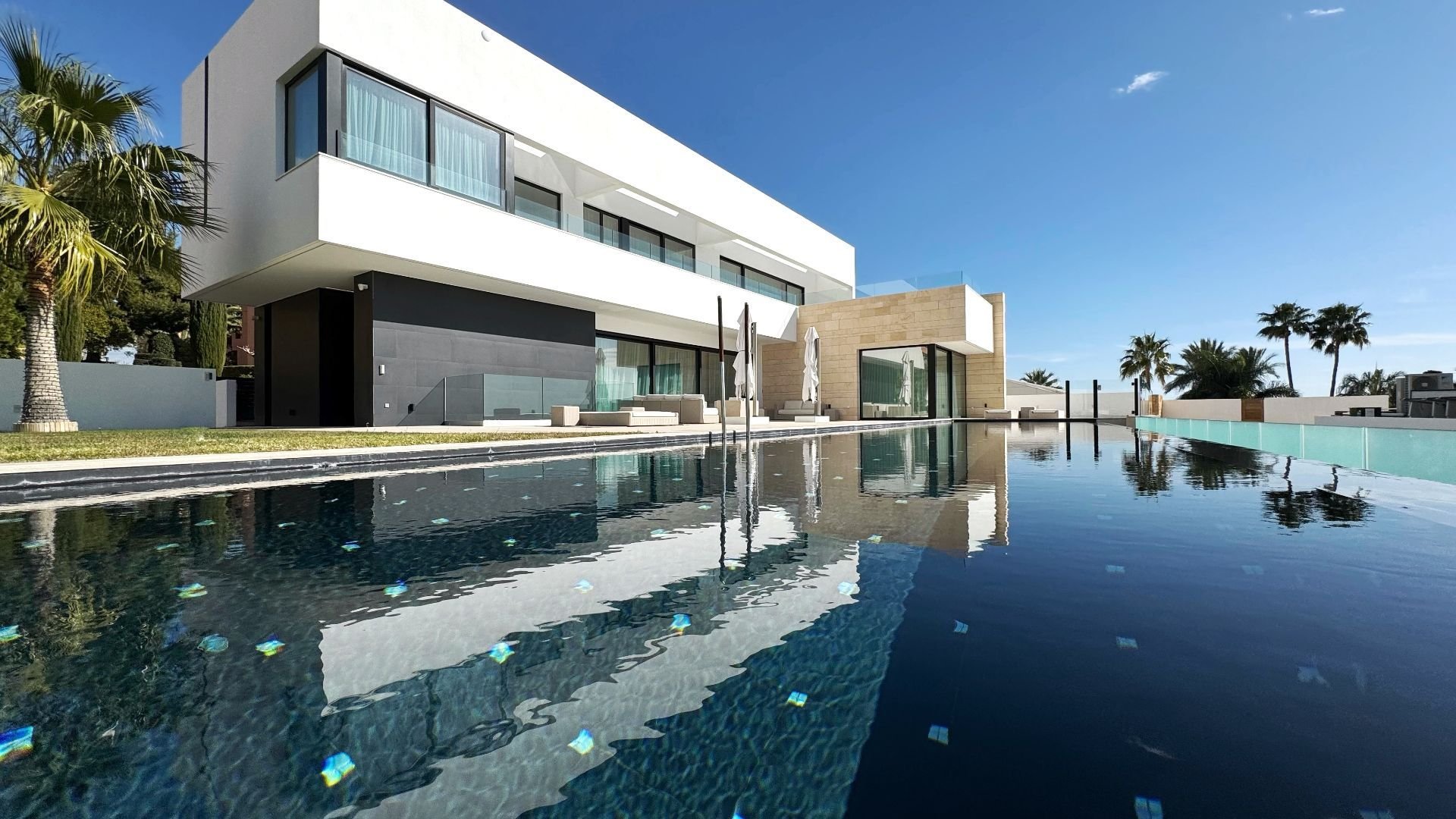 Villa a Finestrat, Alicante, Spagna 4 camere da letto, 894 mq. N° 95694