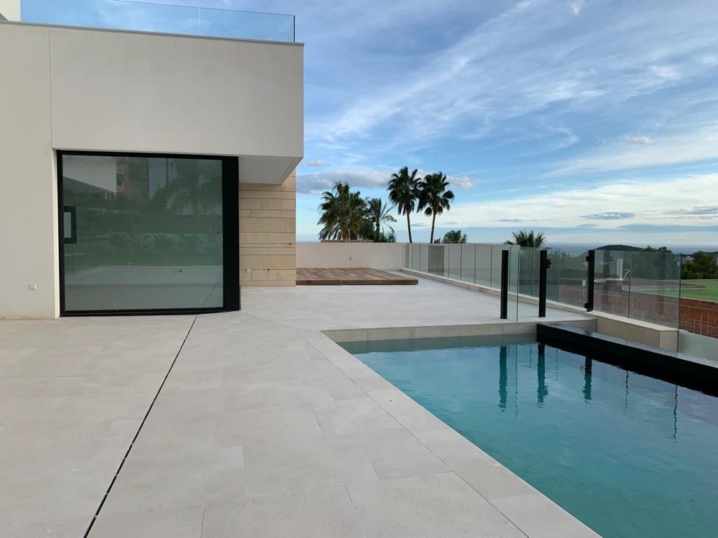 Villa a Finestrat, Alicante, Spagna 4 camere da letto, 894 mq. N° 95694