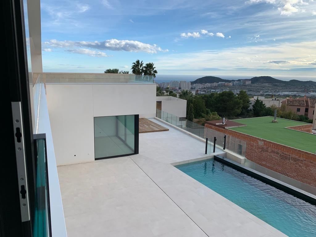 Villa a Finestrat, Alicante, Spagna 4 camere da letto, 894 mq. N° 95694