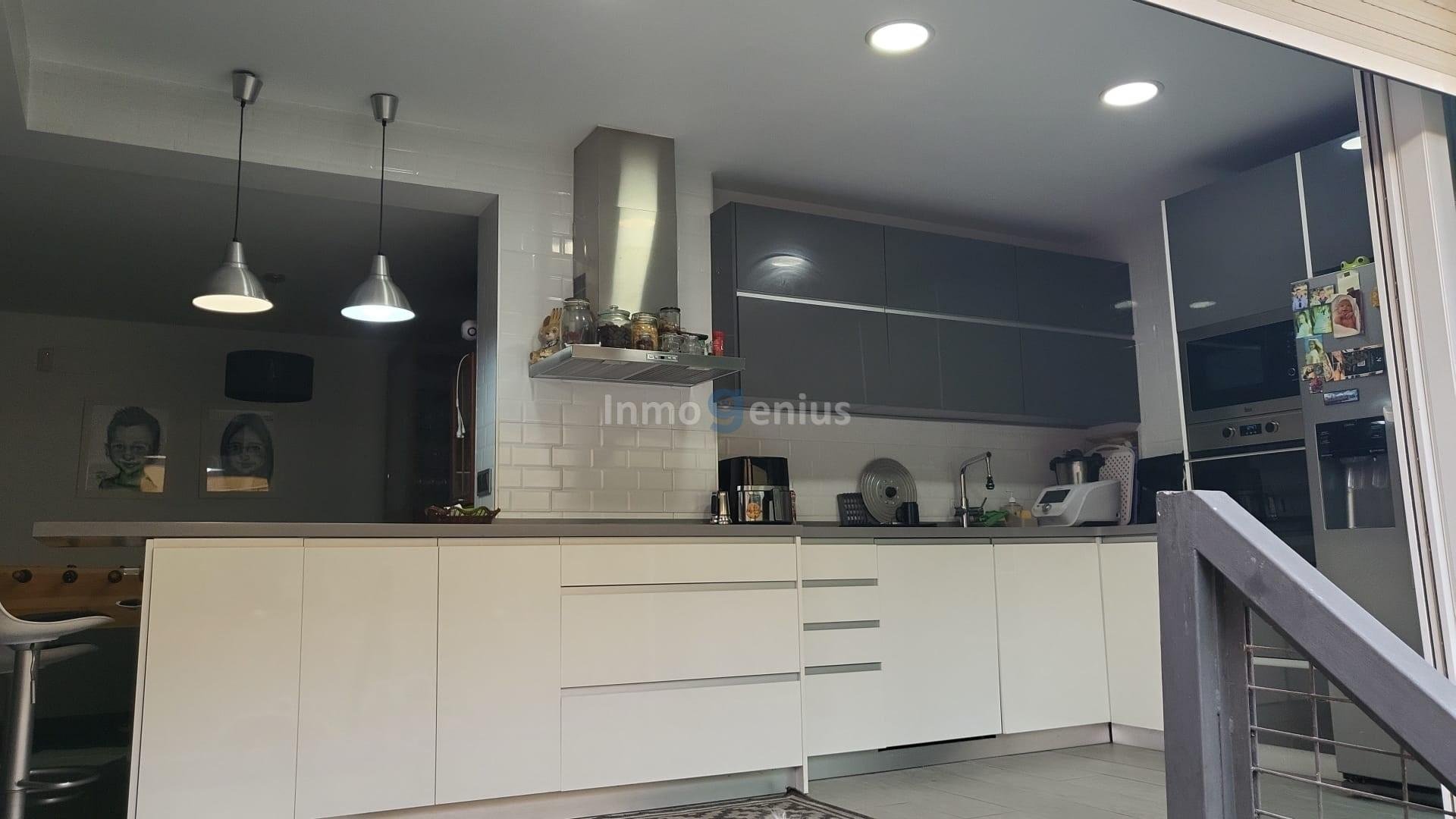 Villa in Alicante, Spanien 5 Schlafzimmer, 230 m2 Nr. 81561