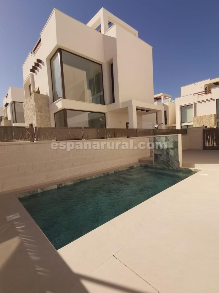 Villa i Guardamar del Segura, Alicante, Spanien 3 sovrum, 132 kvm. Nr. 102122