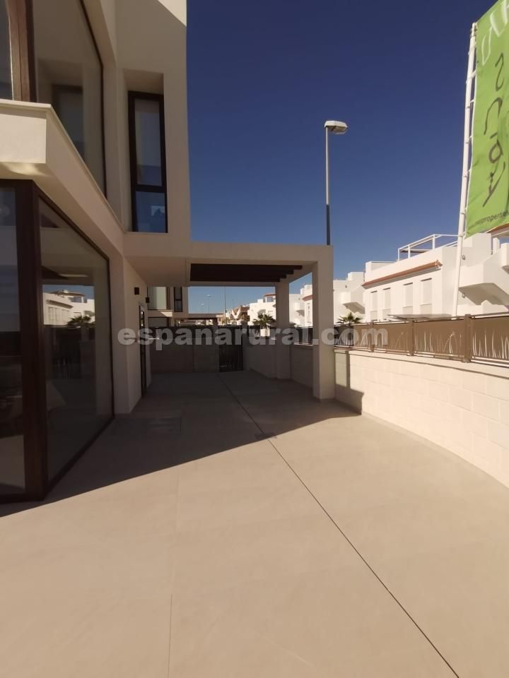 Villa i Guardamar del Segura, Alicante, Spanien 3 sovrum, 132 kvm. Nr. 102122