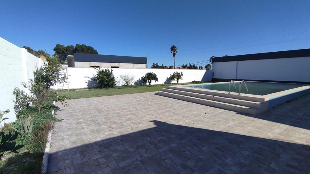 Villa in Chiclana de la Frontera, Cadiz, Spain 3 bedrooms, 90 sq.m. No. 106397
