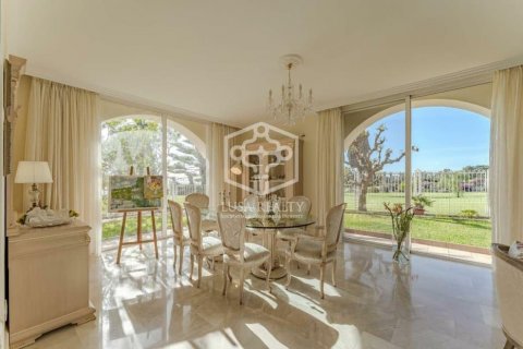 Villa i Adeje, Tenerife, Spanien 6 sovrum, 732 kvm. Nr. 94465