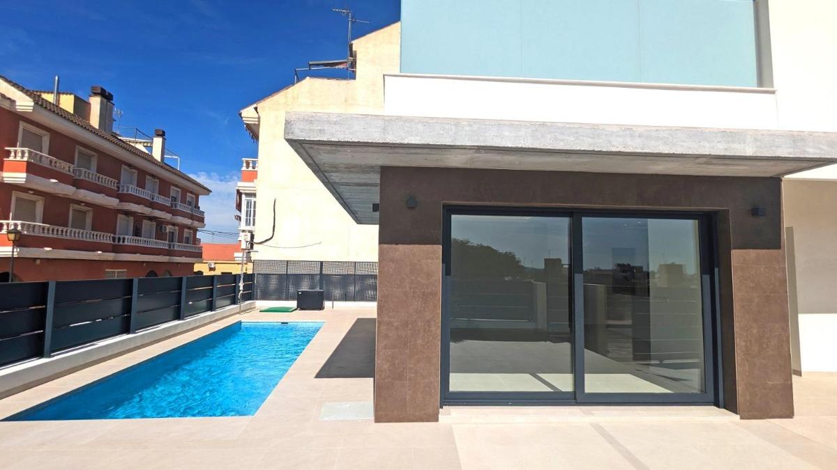 Villa en Daya Nueva, Alicante, España 3 dormitorios, 127 m2 No. 98594