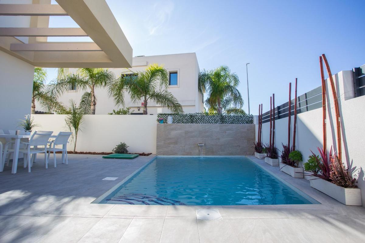 Villa i Los Montesinos, Alicante, Spanien 3 sovrum, 106 kvm. Nr. 98592