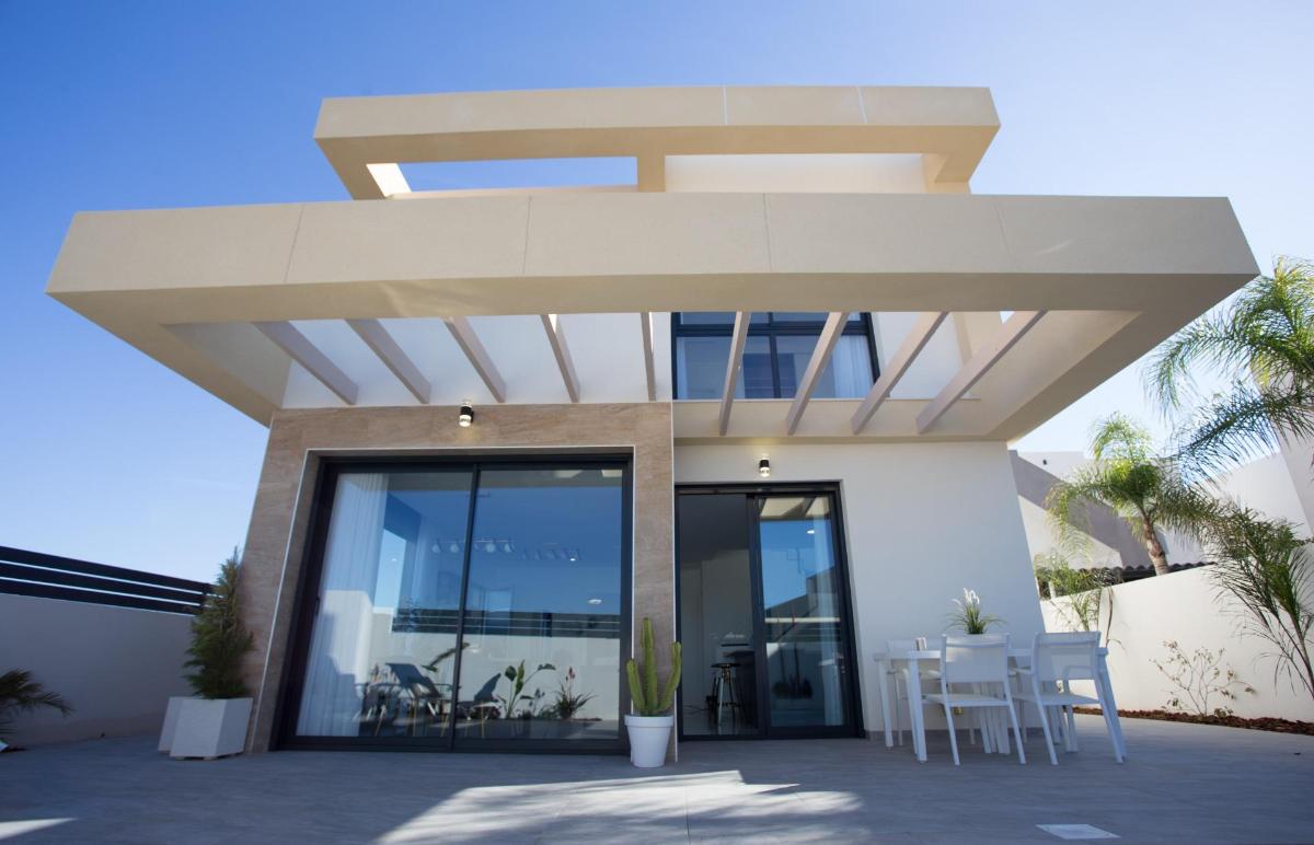 Villa i Los Montesinos, Alicante, Spanien 3 sovrum, 106 kvm. Nr. 98592