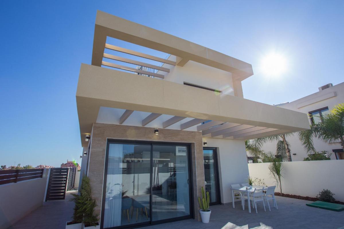 Villa i Los Montesinos, Alicante, Spanien 3 sovrum, 106 kvm. Nr. 98592