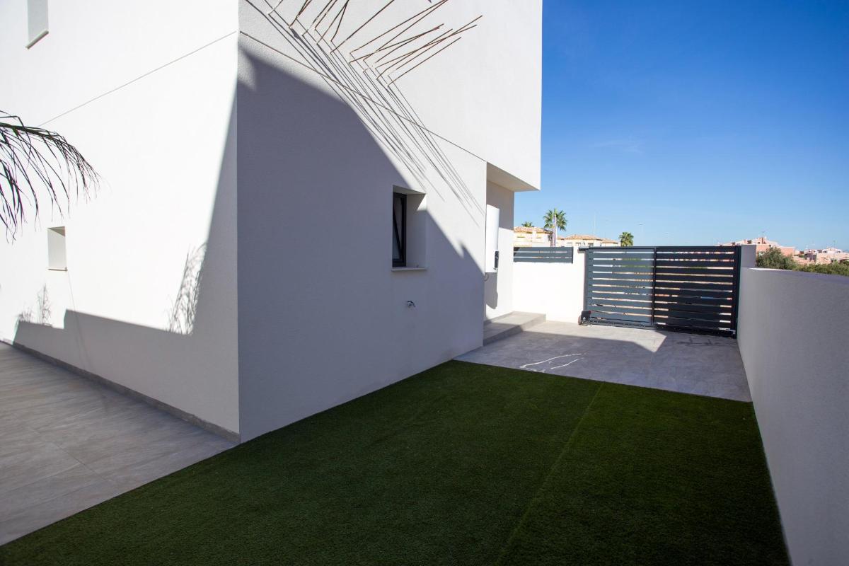 Villa i Los Montesinos, Alicante, Spanien 3 sovrum, 106 kvm. Nr. 98592