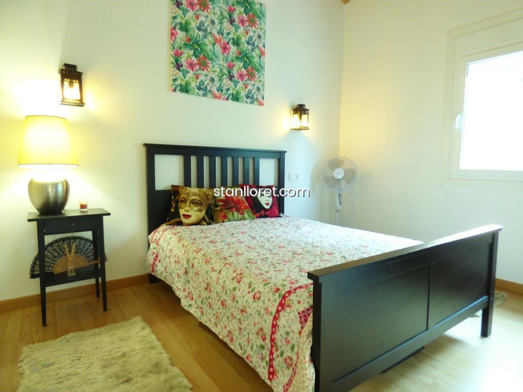 Villa in Lloret de Mar, Girona, Spain 2 bedrooms, 174 sq.m. No. 104047