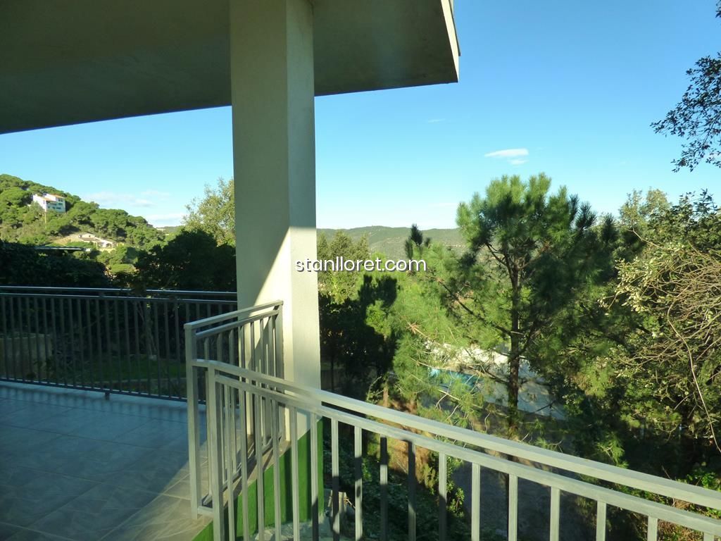 Villa in Lloret de Mar, Girona, Spain 2 bedrooms, 174 sq.m. No. 104047