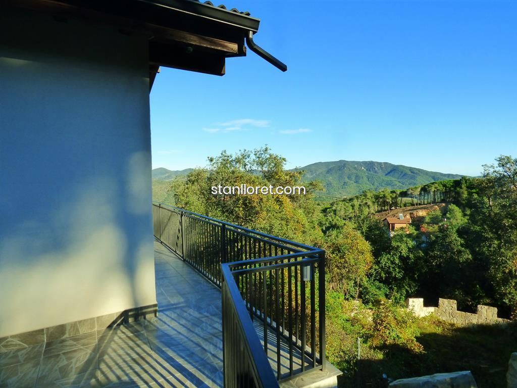 Villa in Lloret de Mar, Girona, Spain 2 bedrooms, 174 sq.m. No. 104047