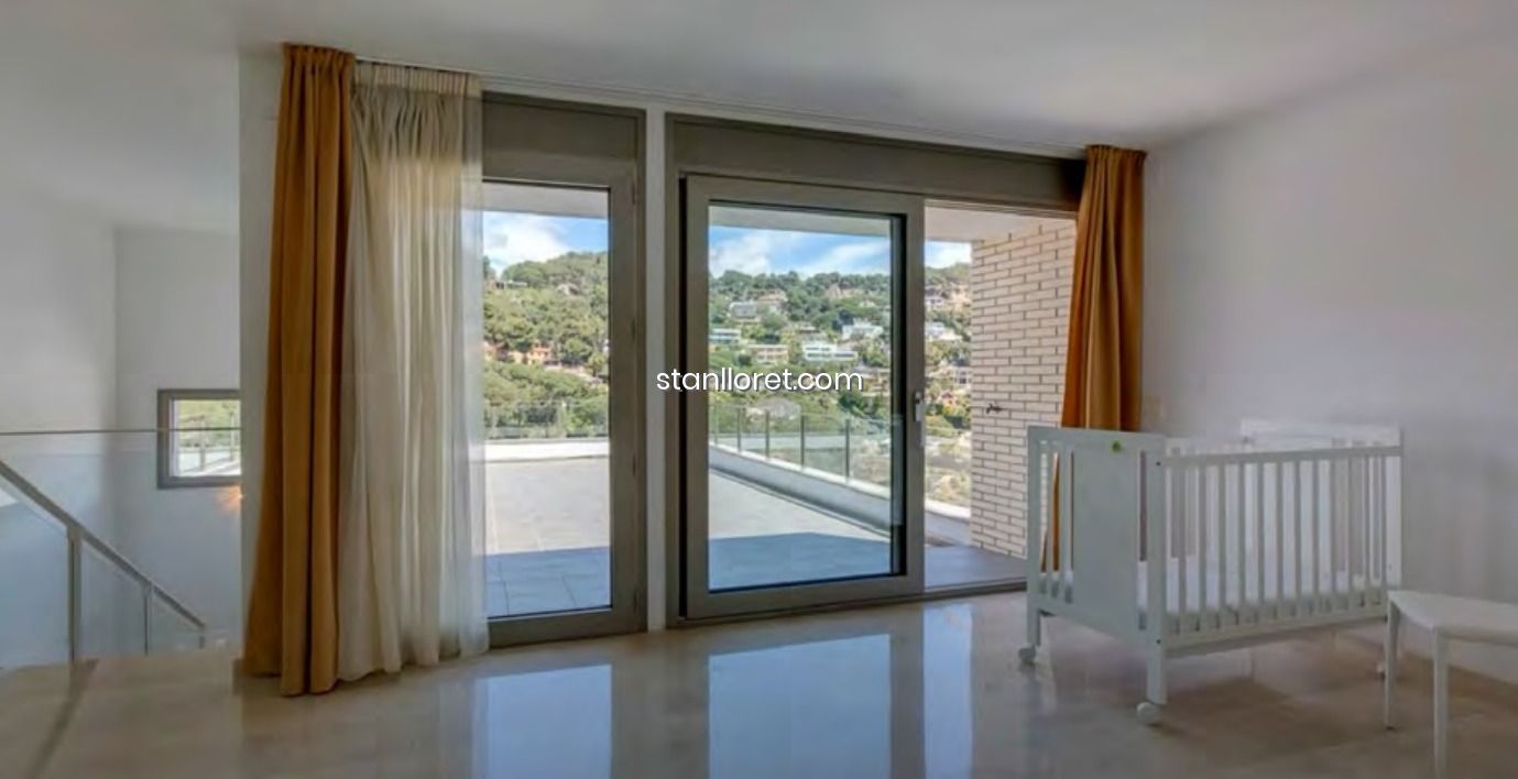 Huvila Blanes, Girona, Espanja 4 makuuhuonetta, 412 m2 No. 104045
