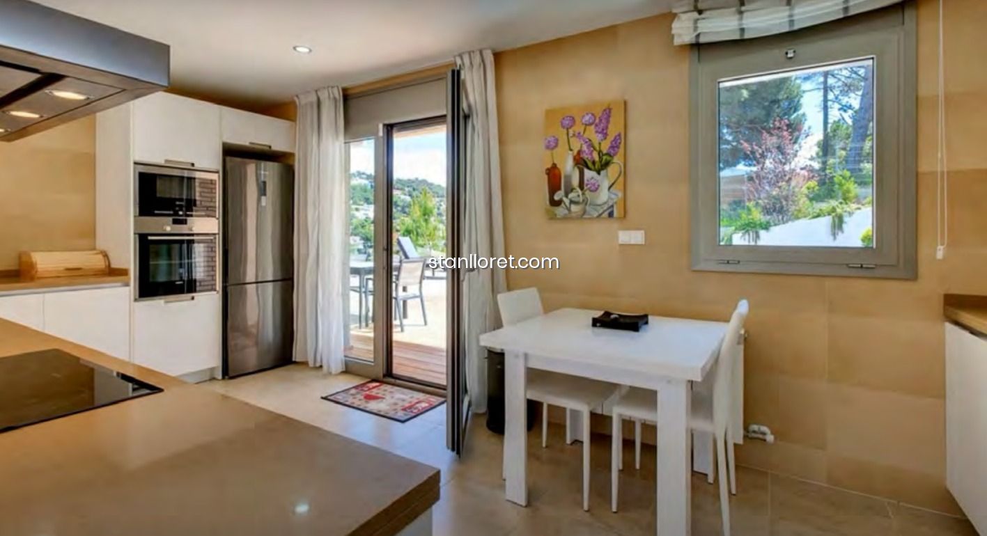 Huvila Blanes, Girona, Espanja 4 makuuhuonetta, 412 m2 No. 104045