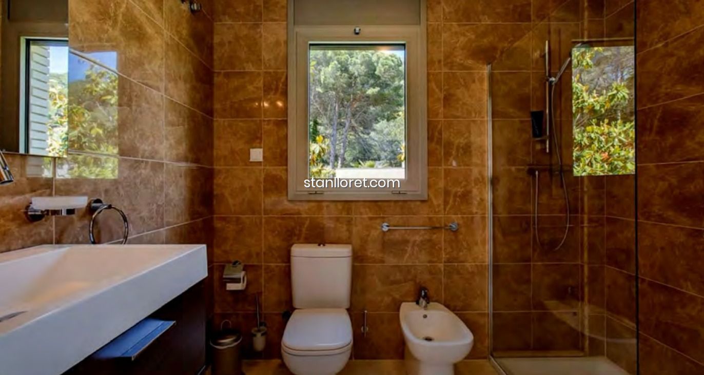 Huvila Blanes, Girona, Espanja 4 makuuhuonetta, 412 m2 No. 104045