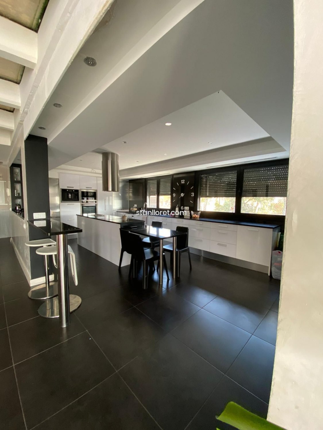 Villa in Girona, Spain 5 bedrooms, 340 sq.m. No. 104043