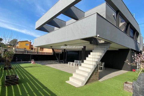 Villa in Girona, Spanien 5 Schlafzimmer, 340 m2 Nr. 104043