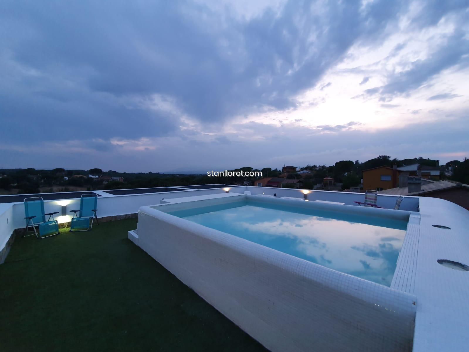 Villa in Girona, Spain 5 bedrooms, 340 sq.m. No. 104043