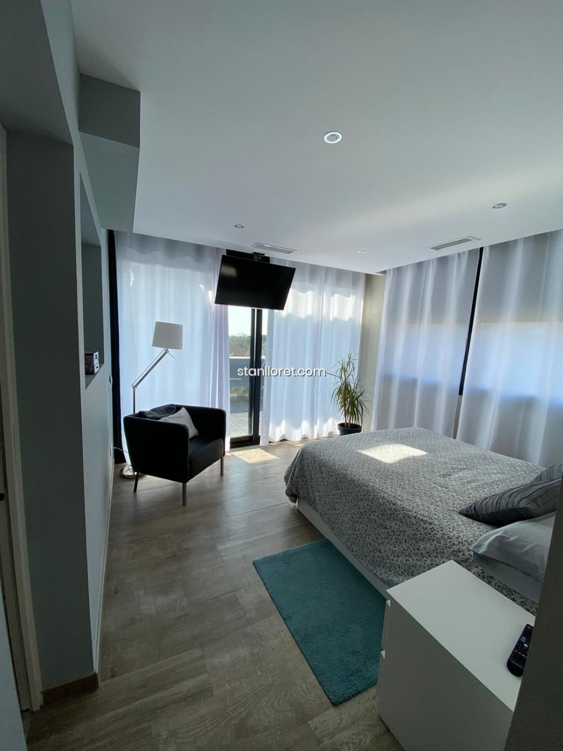 Villa in Girona, Spain 5 bedrooms, 340 sq.m. No. 104043