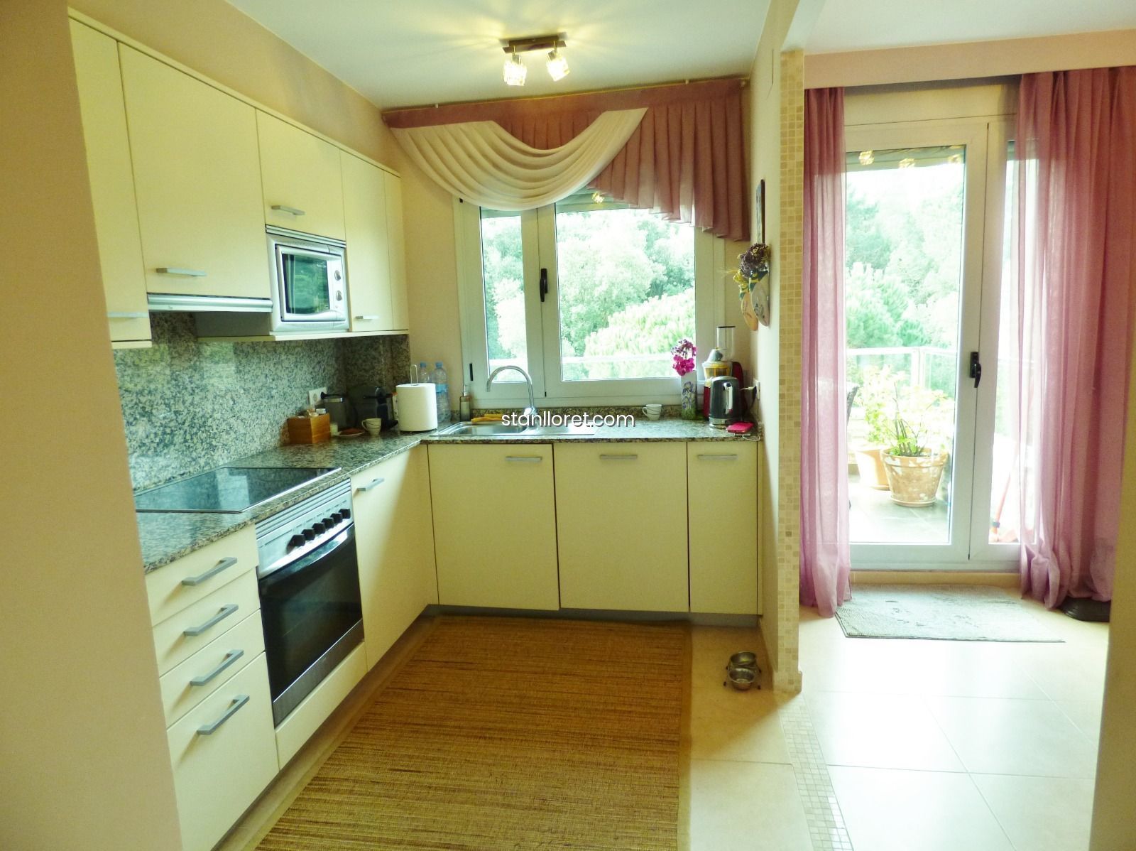 Квартира в Льорет-де-Мар, Герона, Испания 2 спальни, 80м2 №104049