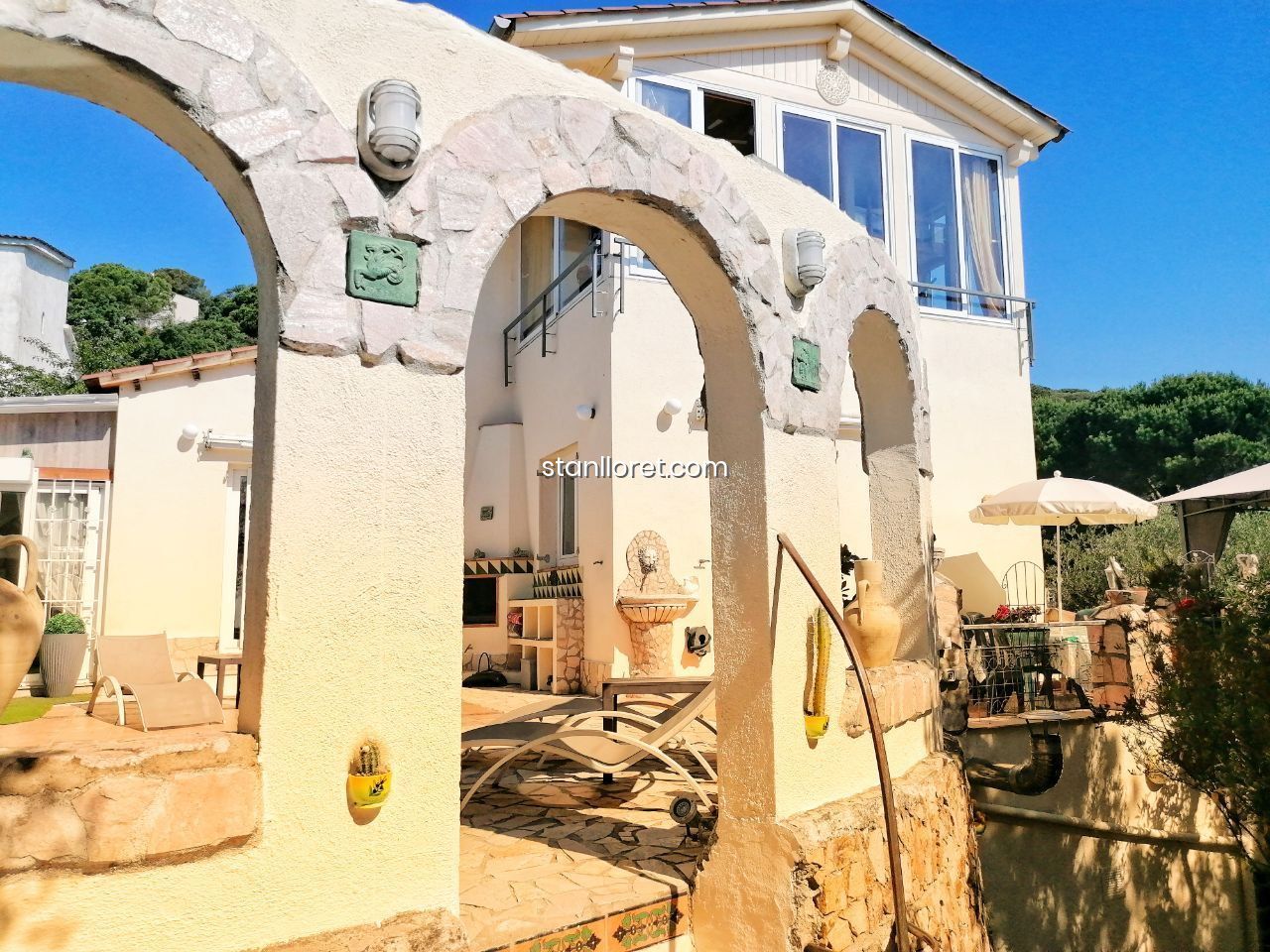 Villa i Lloret de Mar, Girona, Spanien 6 sovrum, 220 kvm. Nr. 104046