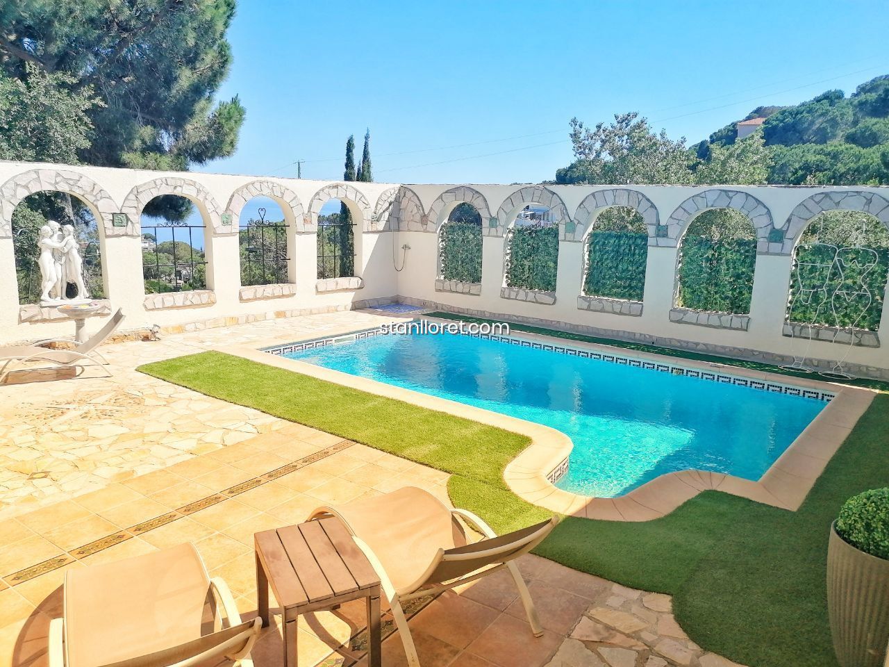 Villa i Lloret de Mar, Girona, Spanien 6 sovrum, 220 kvm. Nr. 104046