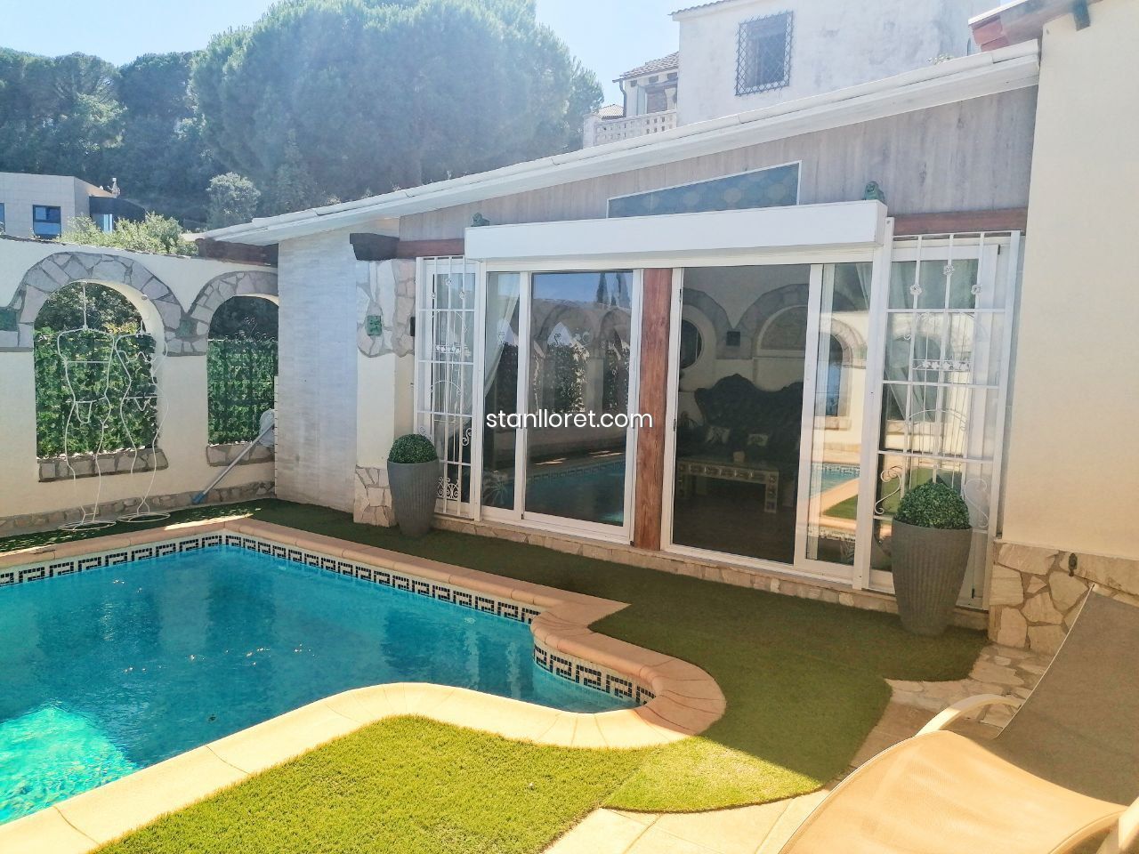 Villa i Lloret de Mar, Girona, Spanien 6 sovrum, 220 kvm. Nr. 104046