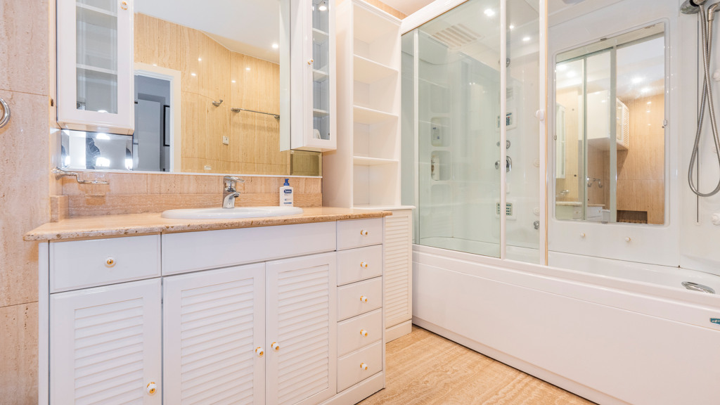 Квартира в Мадрид, Испания 4 спальни, 220м2 №107930