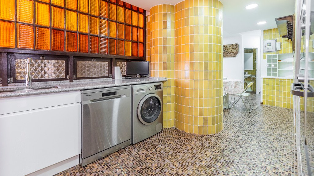 Квартира в Мадрид, Испания 4 спальни, 220м2 №107930