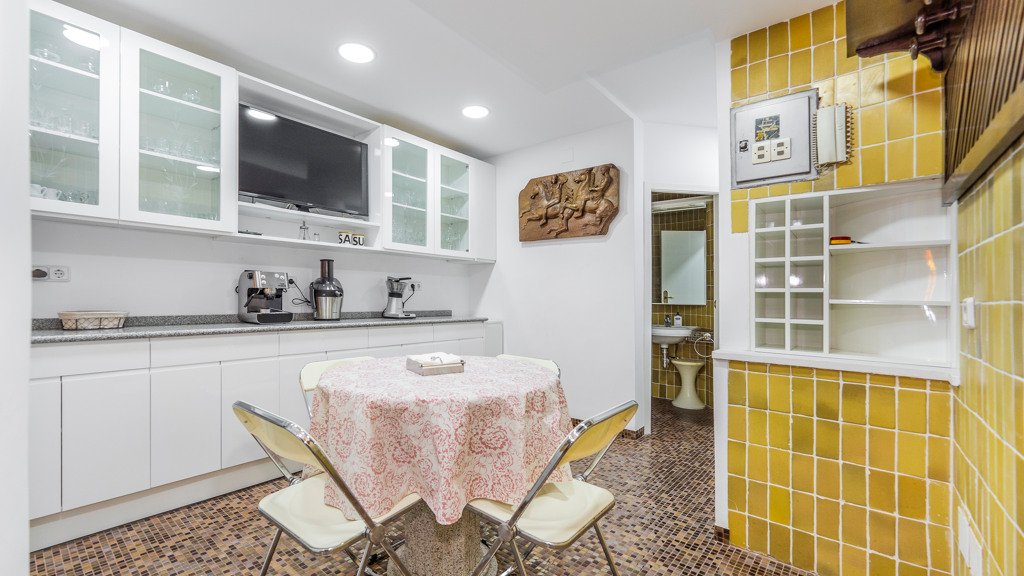 Квартира в Мадрид, Испания 4 спальни, 220м2 №107930