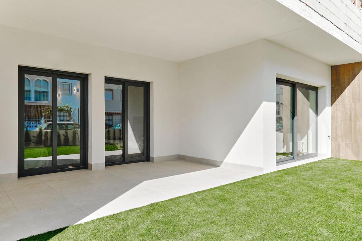 Bungalow en Torrevieja, Alicante, España 3 dormitorios, 155 m2 No. 104101