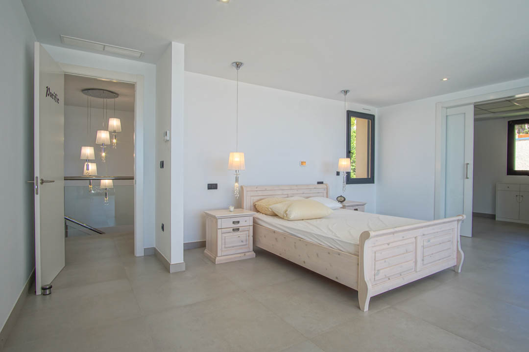 Villa a Altea, Alicante, Spagna 5 camere da letto, 680 mq. N° 81435