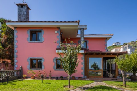 Villa in Santa Brigida, Gran Canaria, Spain 6 bedrooms, 550 sq.m. No. 117831
