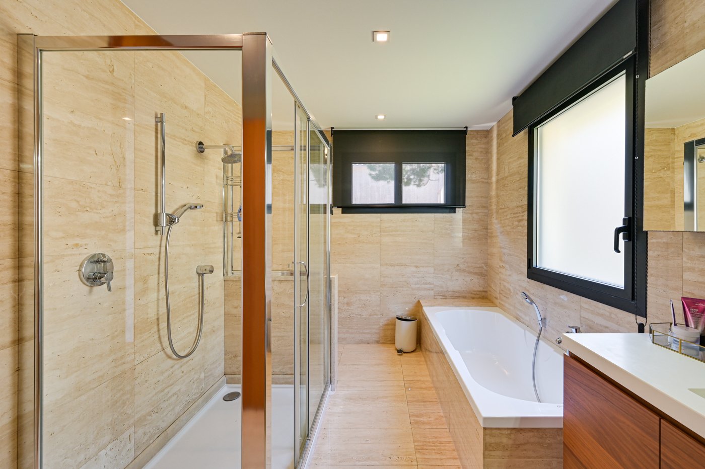 Casa a Lloret de Mar, Girona, Spagna 5 camere da letto, 298 mq. N° 22905