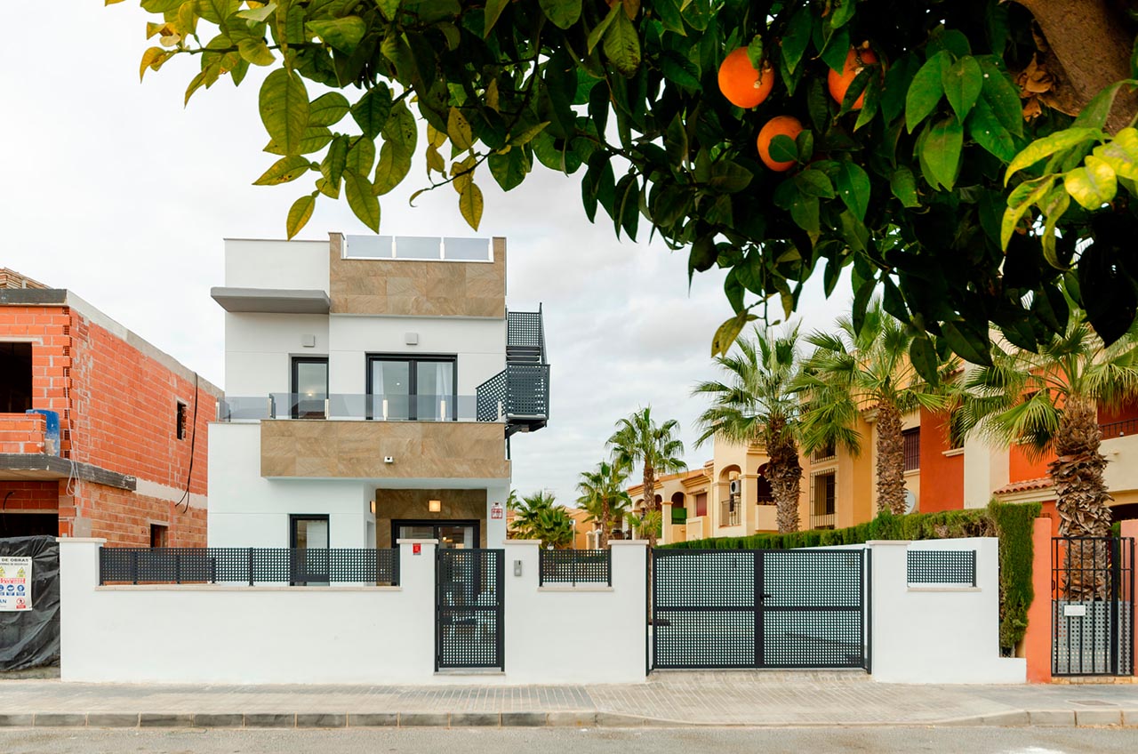 Casa a Torrevieja, Alicante, Spagna 3 camere da letto, 106 mq. N° 102164