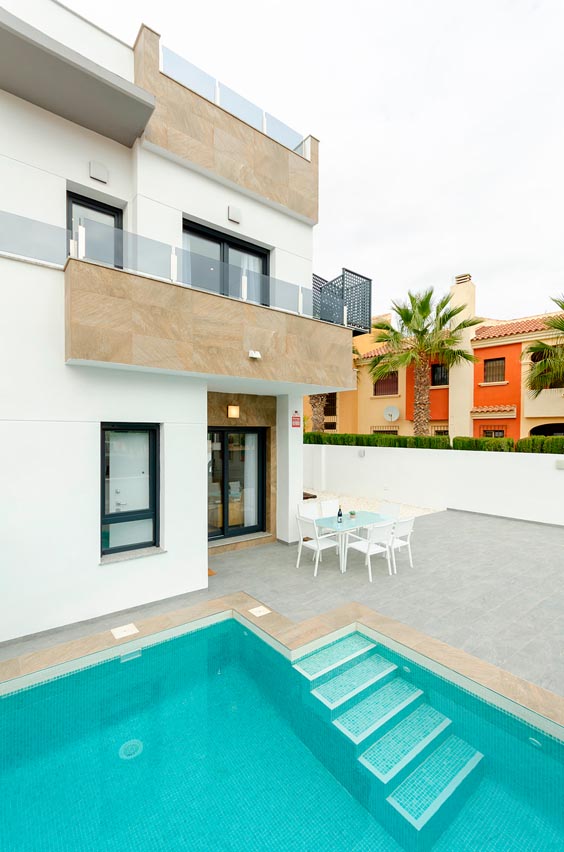 Casa a Torrevieja, Alicante, Spagna 3 camere da letto, 106 mq. N° 102164