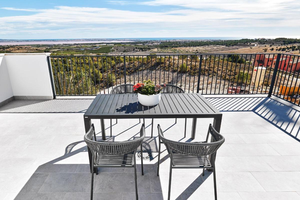 Villa in San Miguel de Salinas, Alicante, Spain 3 bedrooms, 197 sq.m. No. 112995