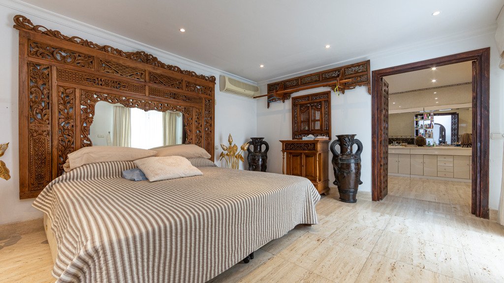 Huvila Estepona, Malaga, Espanja 6 makuuhuonetta, 594.55 m2 No. 106299