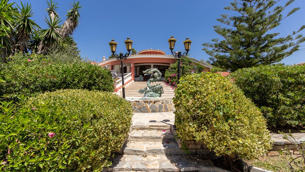 Huvila Estepona, Malaga, Espanja 6 makuuhuonetta, 594.55 m2 No. 106299
