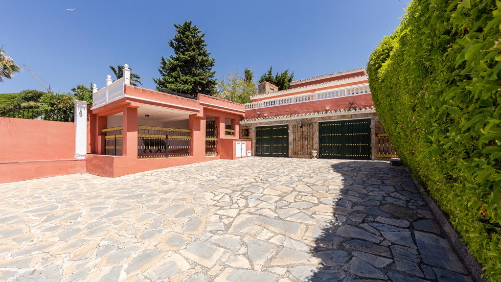 Huvila Estepona, Malaga, Espanja 6 makuuhuonetta, 594.55 m2 No. 106299