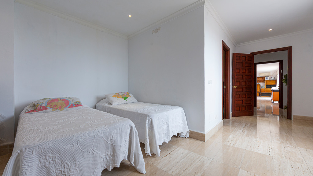 Huvila Estepona, Malaga, Espanja 6 makuuhuonetta, 594.55 m2 No. 106299