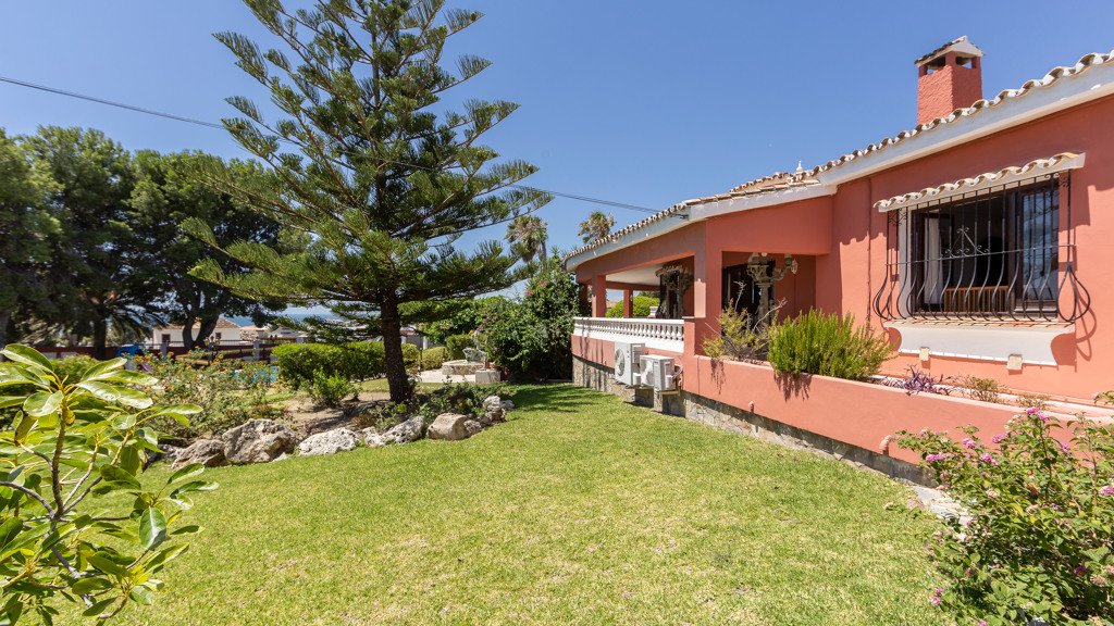 Huvila Estepona, Malaga, Espanja 6 makuuhuonetta, 594.55 m2 No. 106299