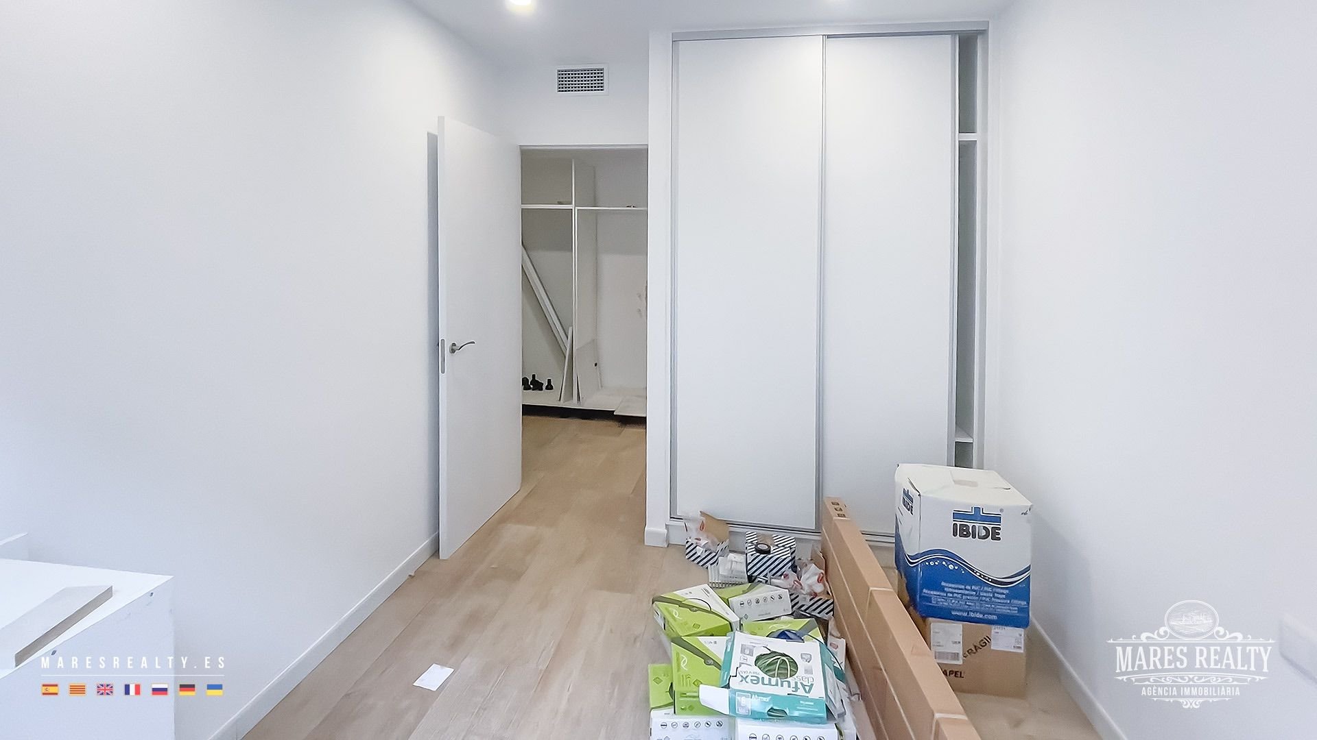 Commercial property à Lloret de Mar, Girona, Espagne 15 pièces, 788 m2 No. 91107
