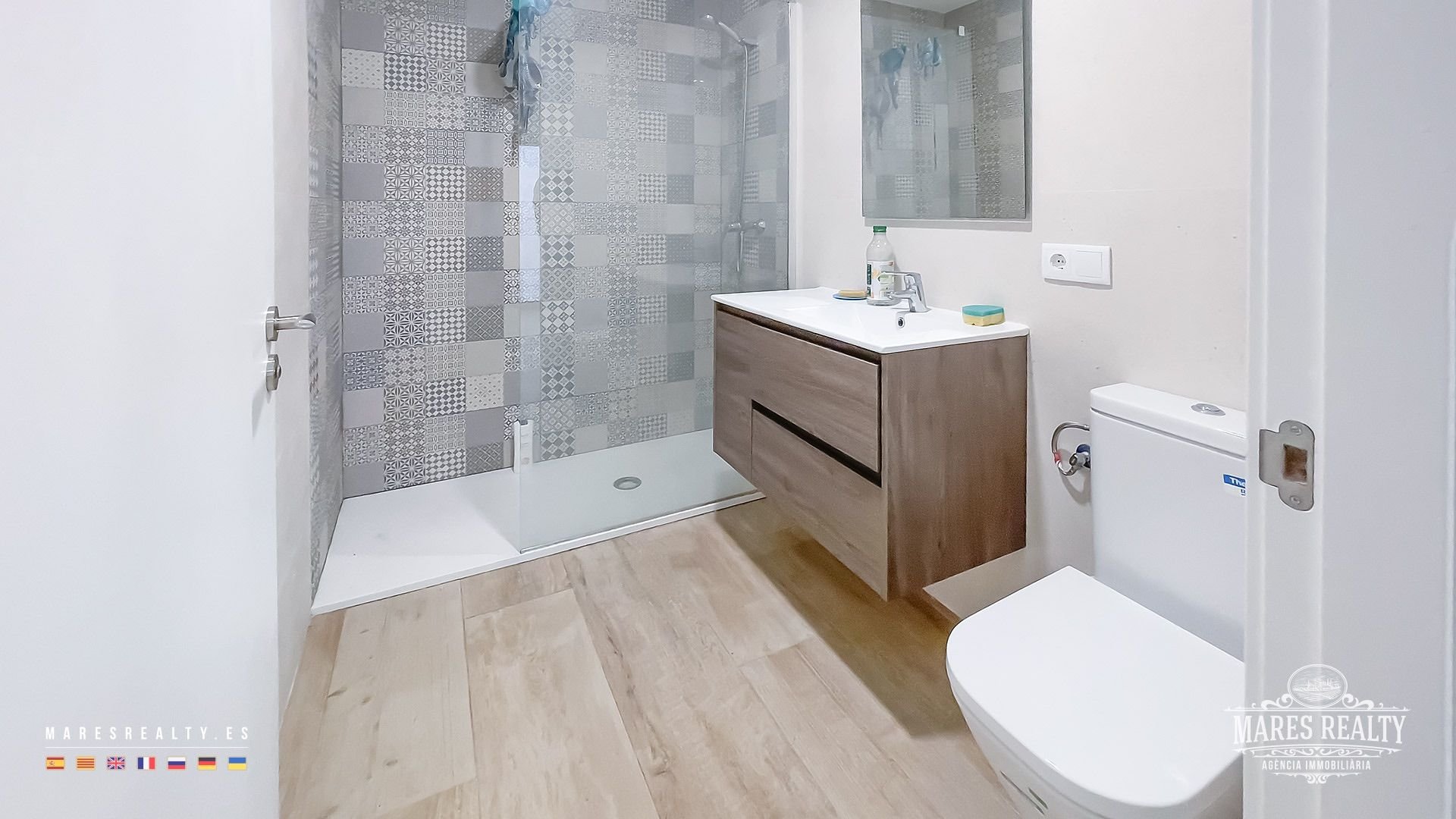 Commercial property à Lloret de Mar, Girona, Espagne 15 pièces, 788 m2 No. 91107