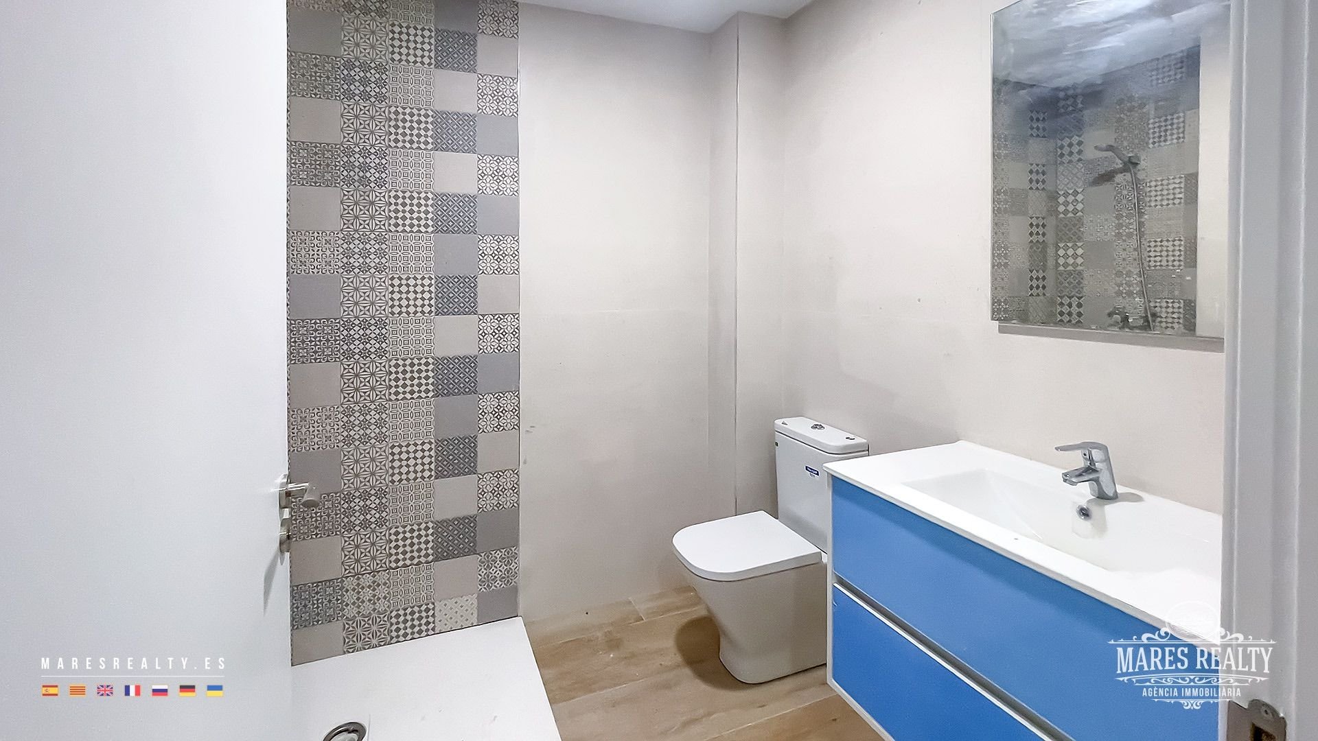 Commercial property à Lloret de Mar, Girona, Espagne 15 pièces, 788 m2 No. 91107